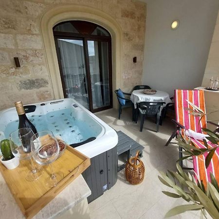 Fl 2 Ta'Lonza Luxury With Hot Tub By Homely Mellieħa Dış mekan fotoğraf