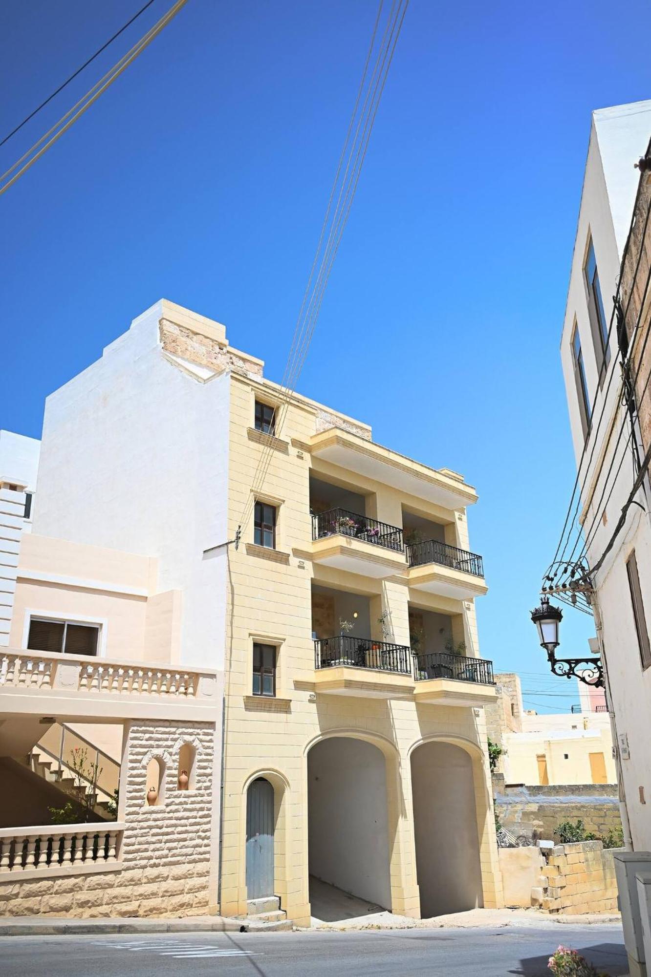 Fl 2 Ta'Lonza Luxury With Hot Tub By Homely Mellieħa Dış mekan fotoğraf