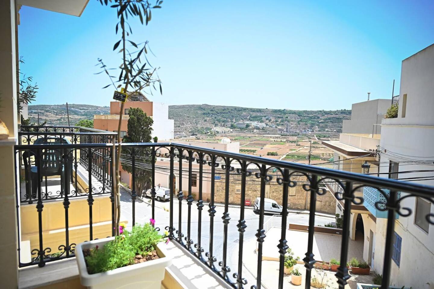 Fl 2 Ta'Lonza Luxury With Hot Tub By Homely Mellieħa Dış mekan fotoğraf